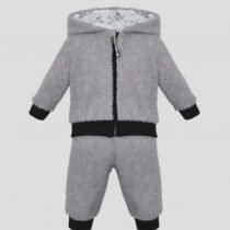 Костюм из пушистого трикотажа с вышивкой