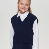 Жилет вязаный синий