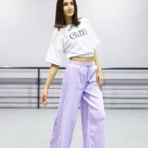 Широкие фиолетовые брюки