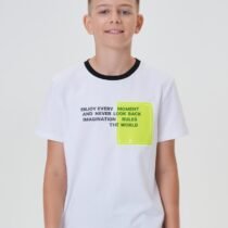 Футболка с декором