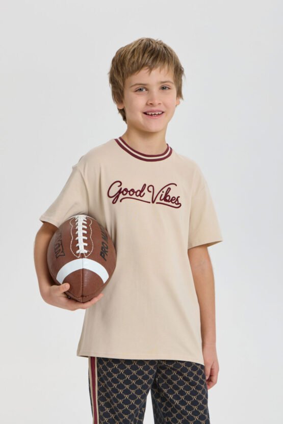 Ասեղնագործությամբ շապիկ